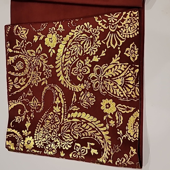 Rosen Interior Gold Leaf On Velour Table Runner Wine Gold 88 Inches - Picture 5 of 5